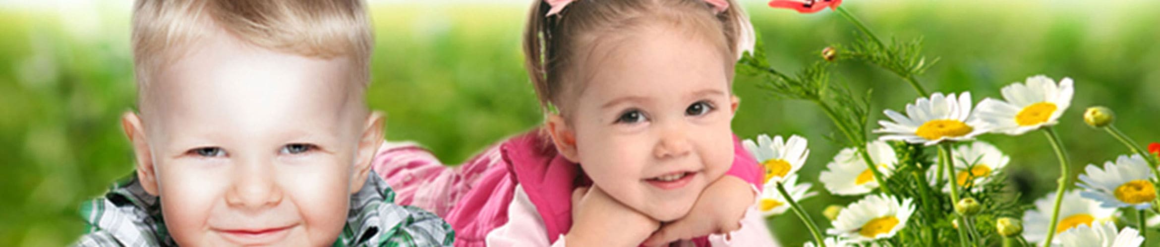 Banner Entwicklungsneurologische Diagnostik mit 2 fröhliche Kinder auf einer Blumenwiese liegend. Hände stützen den Kopf